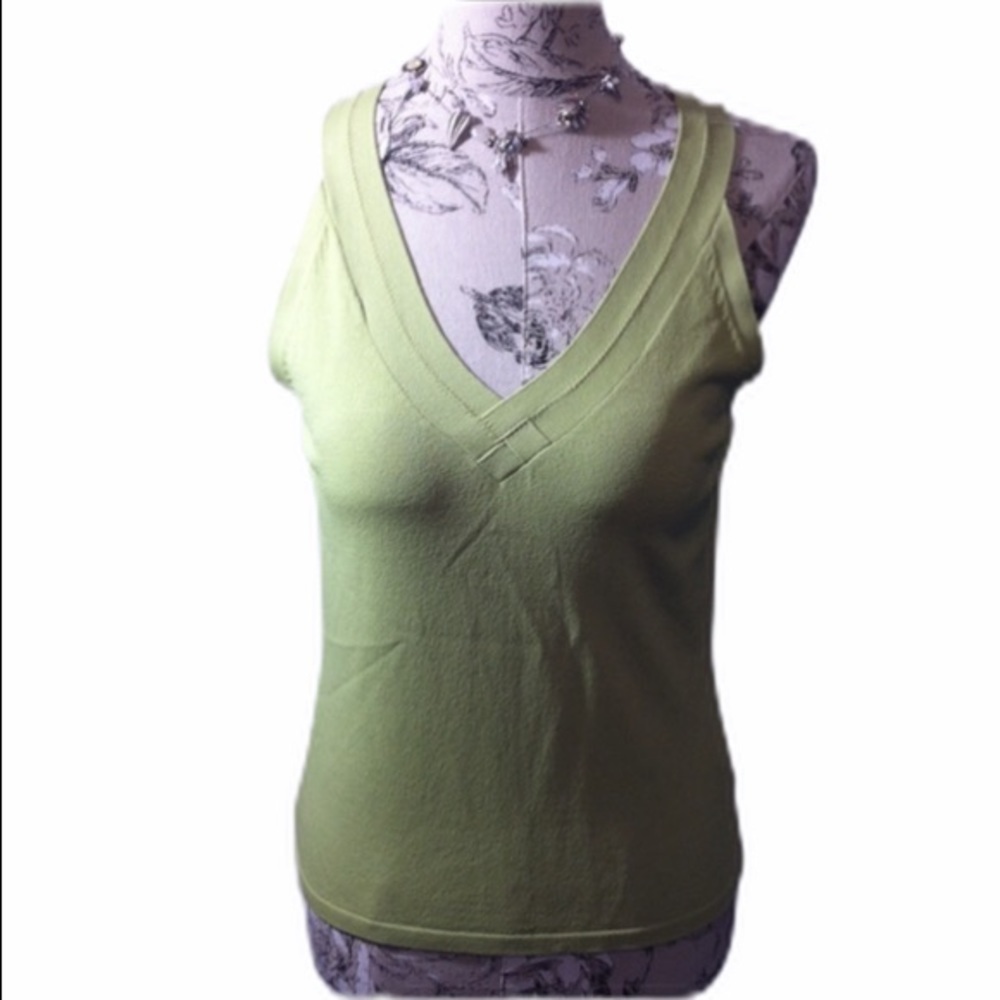 𝅺*🆕 Green Sleeveless Top S